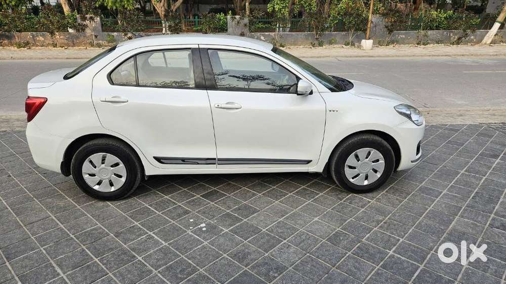 Maruti Suzuki Dzire 1.2 Vxi Amt, 2018, Petrol