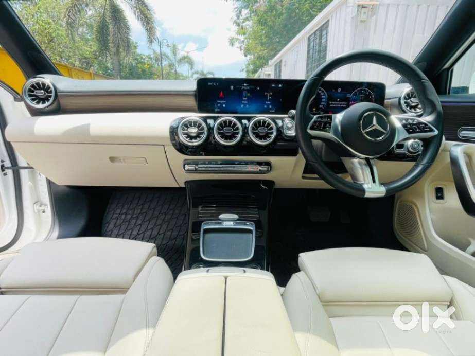 Mercedes-benz A-class Limousine 200, 2025, Petrol