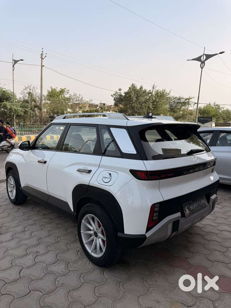 Hyundai Venue Sx Mt, 2025, Petrol