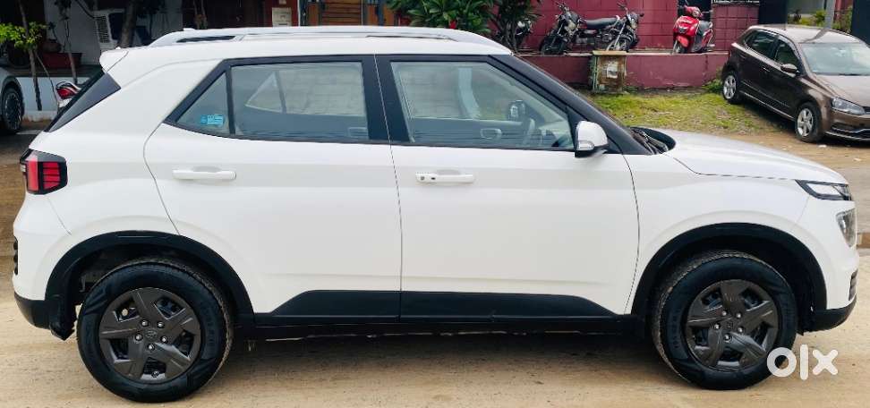 Hyundai Venue Sx Mt, 2024, Petrol