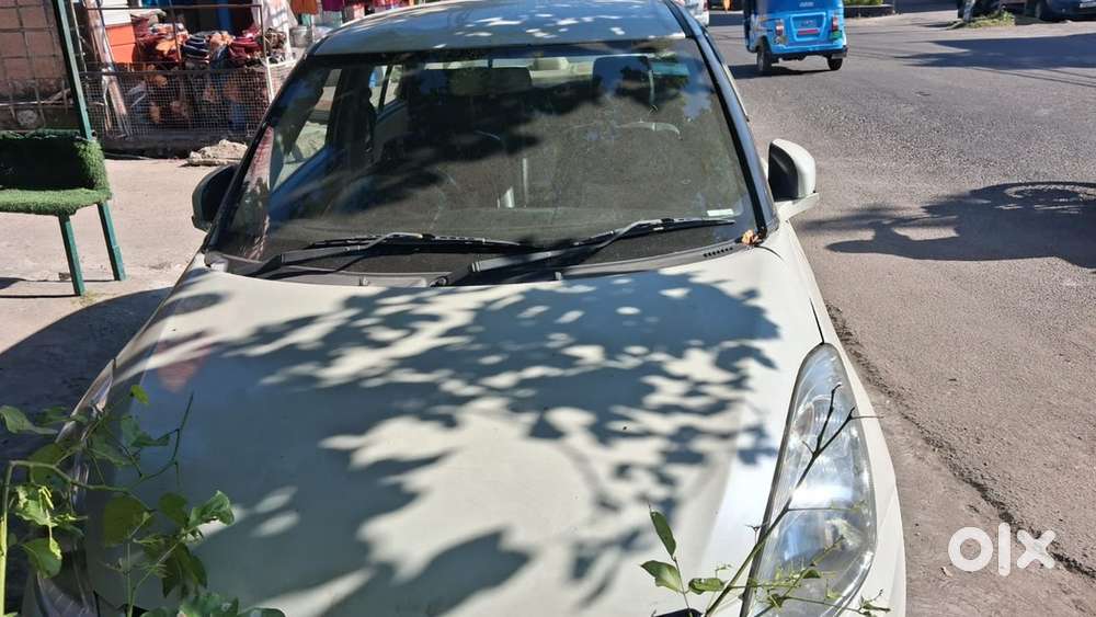Maruti Suzuki Swift Dzire 2012