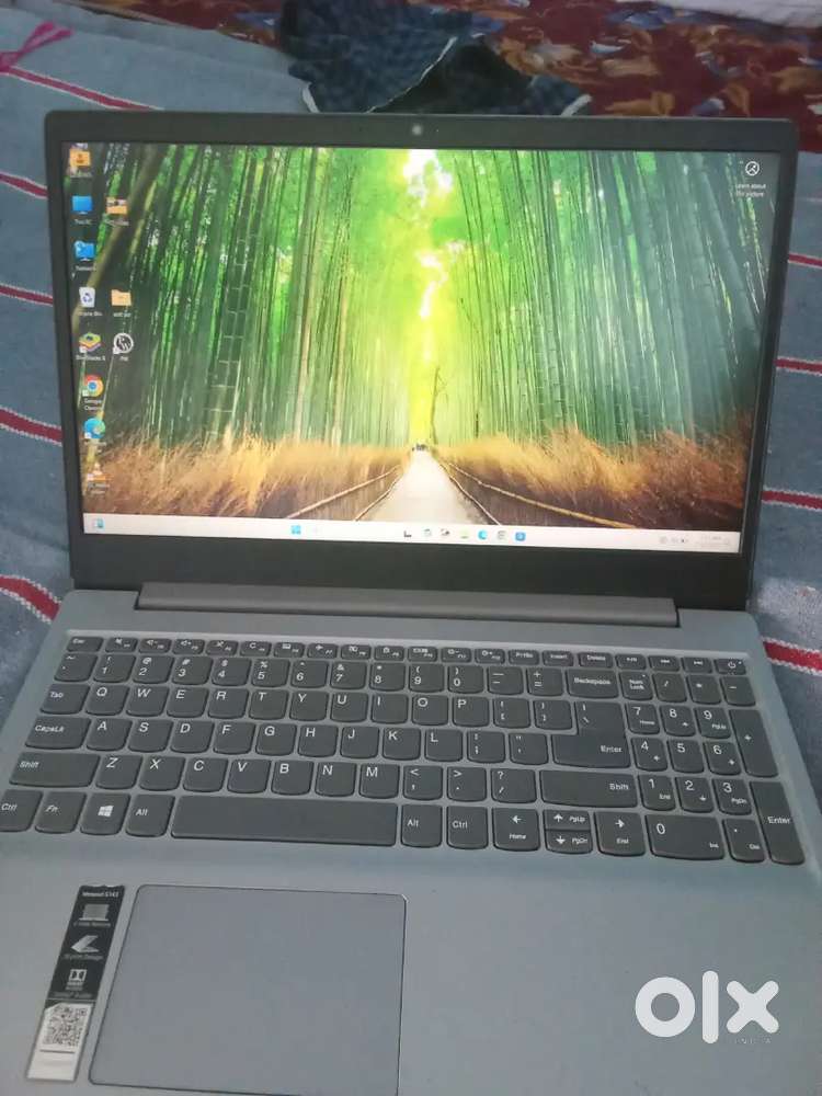 Lenovo laptop 8gb ram 512 gb memory clear condition no scratch