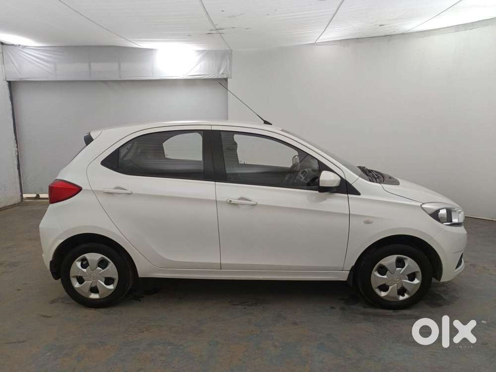 Tata Tiago 1.2 Revotron Xt, 2016, Petrol