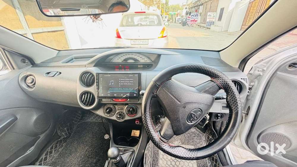 Toyota Etios Liva 2012