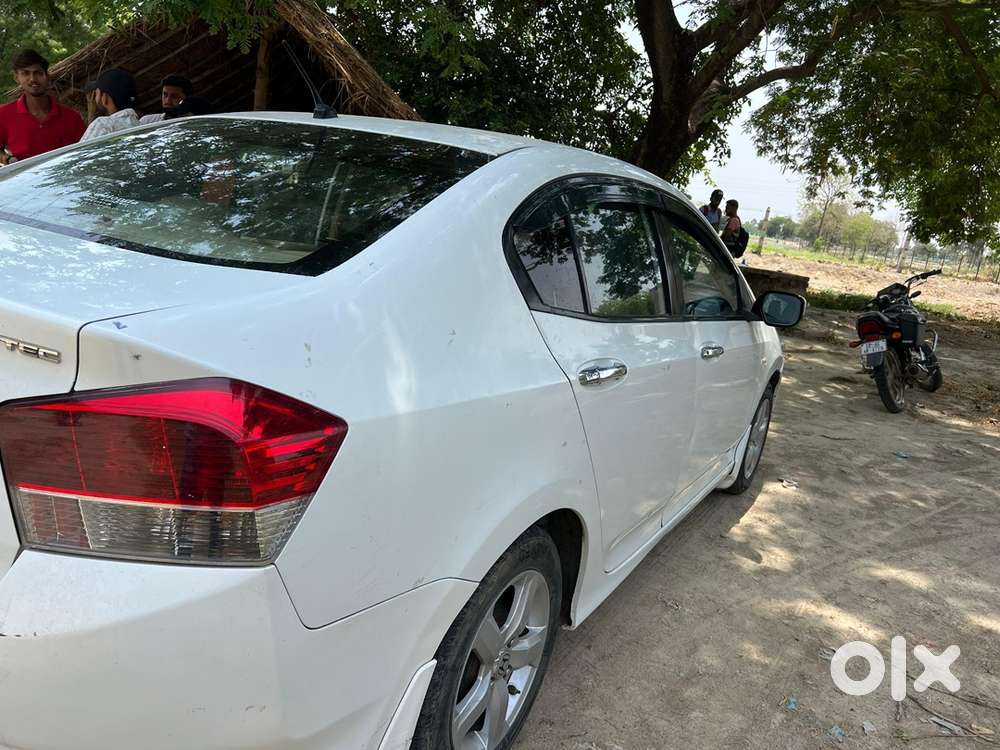 Honda City Hybrid 2011 Km Driven