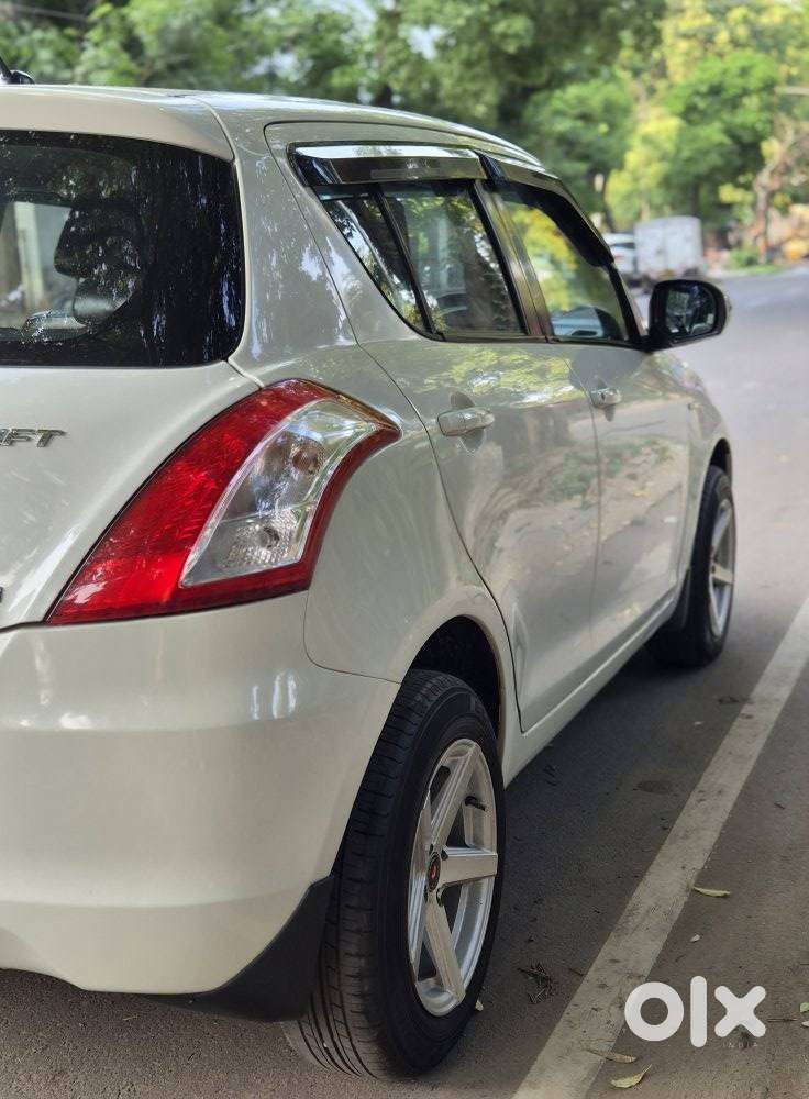 Maruti Suzuki Swift Vxi + Manual, 2014, Petrol