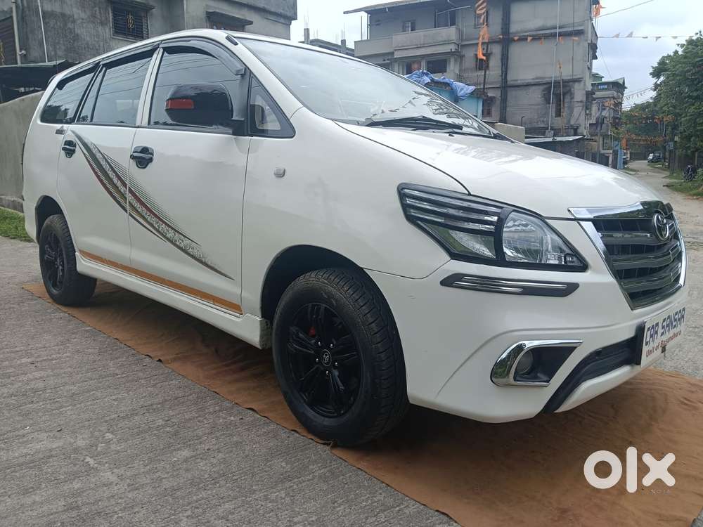 Toyota Innova 2.5 G (diesel) 7 Seater Bs Iv, 2015, Diesel