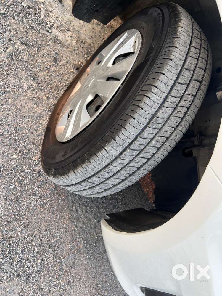 Maruti Suzuki Swift Dzire Vxi Optional, 2014, Petrol