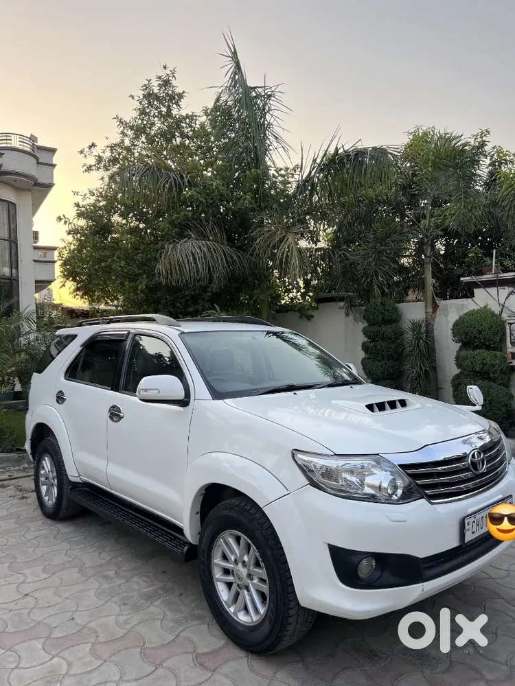Toyota Fortuner 2012 Diesel 300000 Km Driven