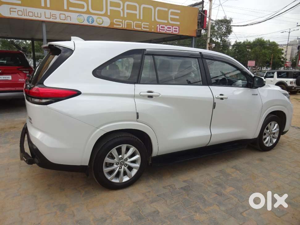 Toyota Innova Hycross 2.0 Vx Hybrid 8 Str, 2024, Petrol