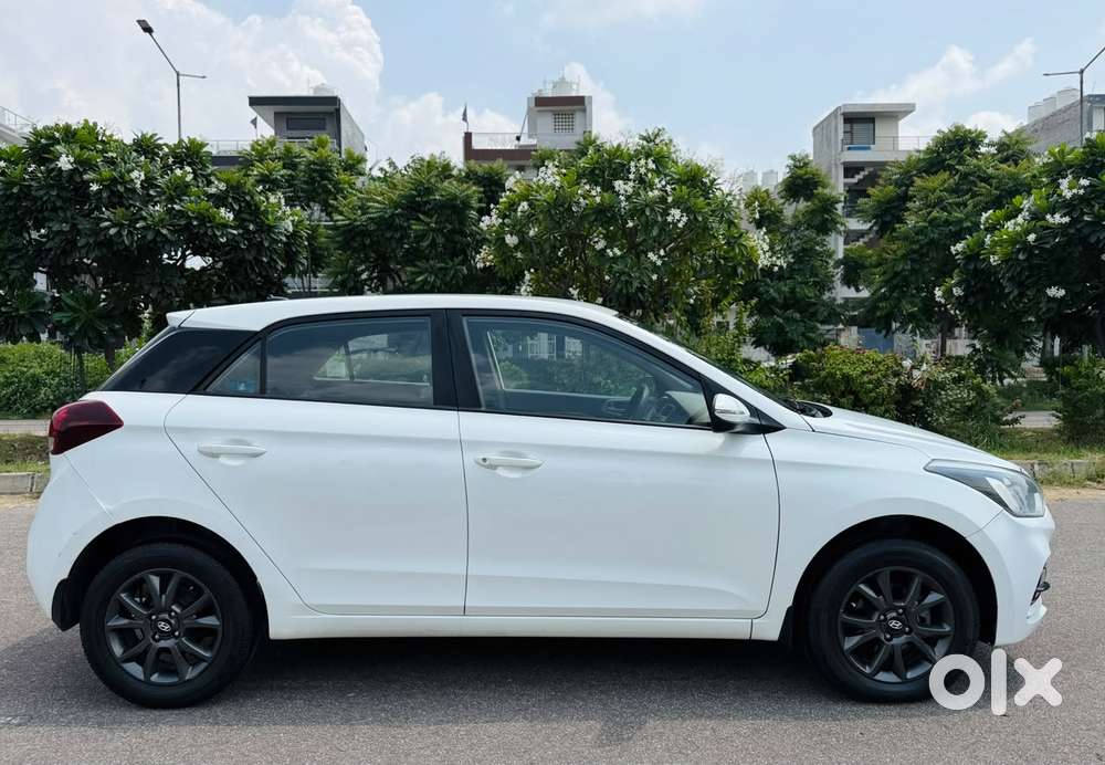 Hyundai I20 Petrol Asta Option, 2018, Petrol
