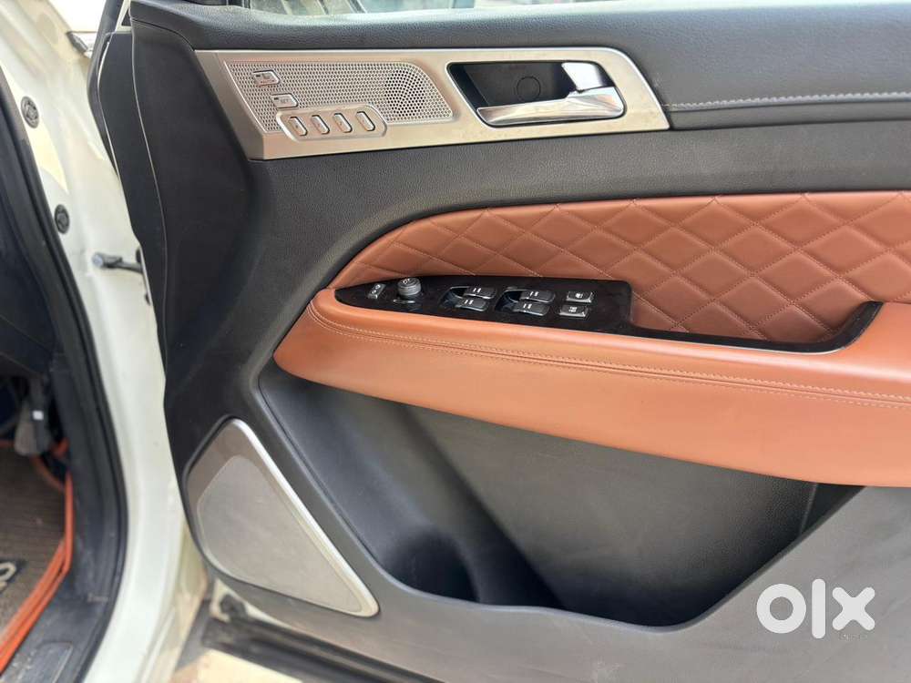 Mahindra Alturas G4 4wd At, 2019, Diesel