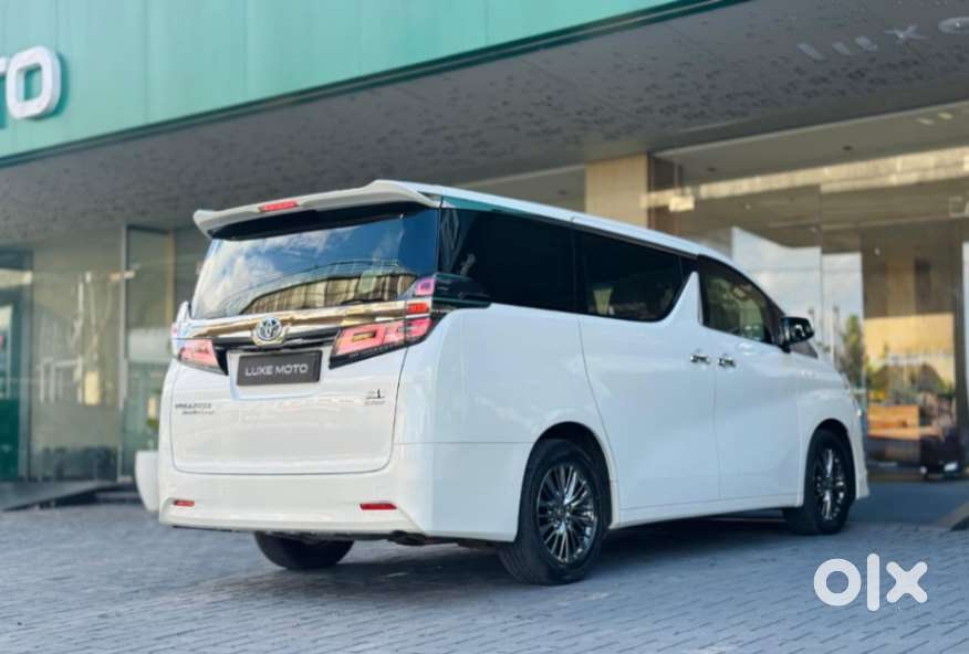 Toyota Vellfire Vip – Executive Lounge, 2022, Petrol