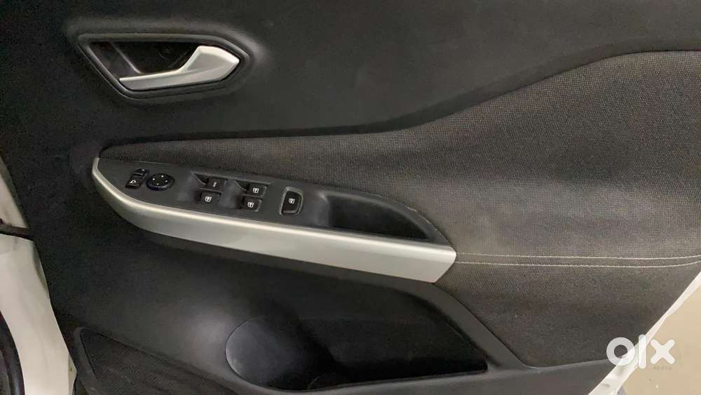 Nissan Magnite 1.0 Xv Premium Turbo Cvt, 2021, Petrol