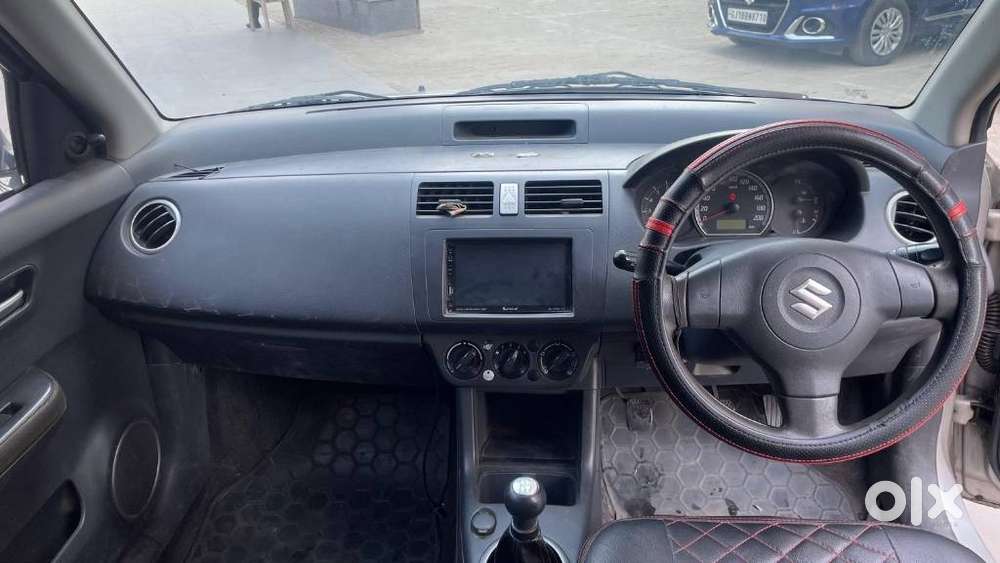 Maruti Suzuki Swift Vxi Optional, 2006, Cng & Hybrids