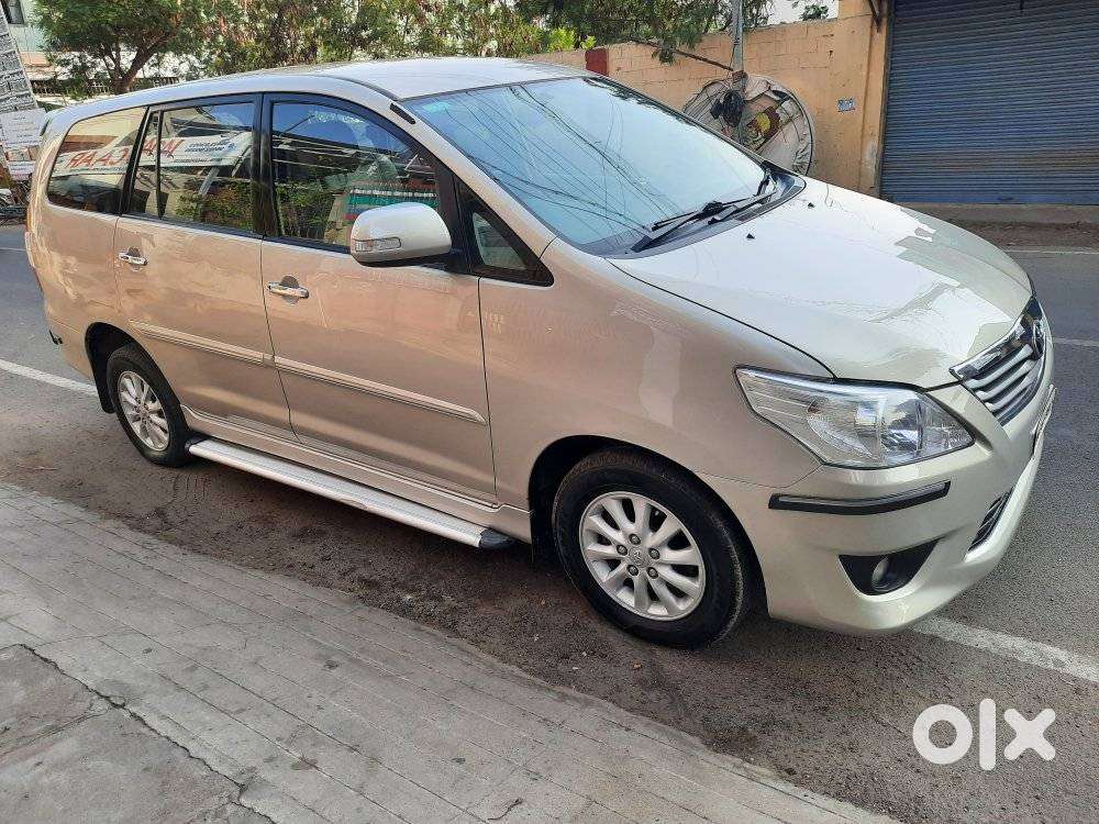Toyota Innova 2.5 Ev (diesel) Ps 8 Seater Bs Iv, 2013, Diesel