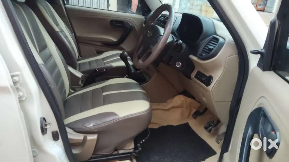 Tuv 300 T6 Model 2016. Diesel .se Second Owner