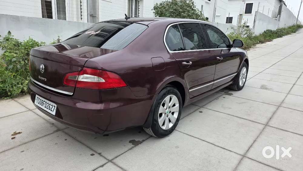 Skoda Superb Elegance 2011 Diesel Automatic