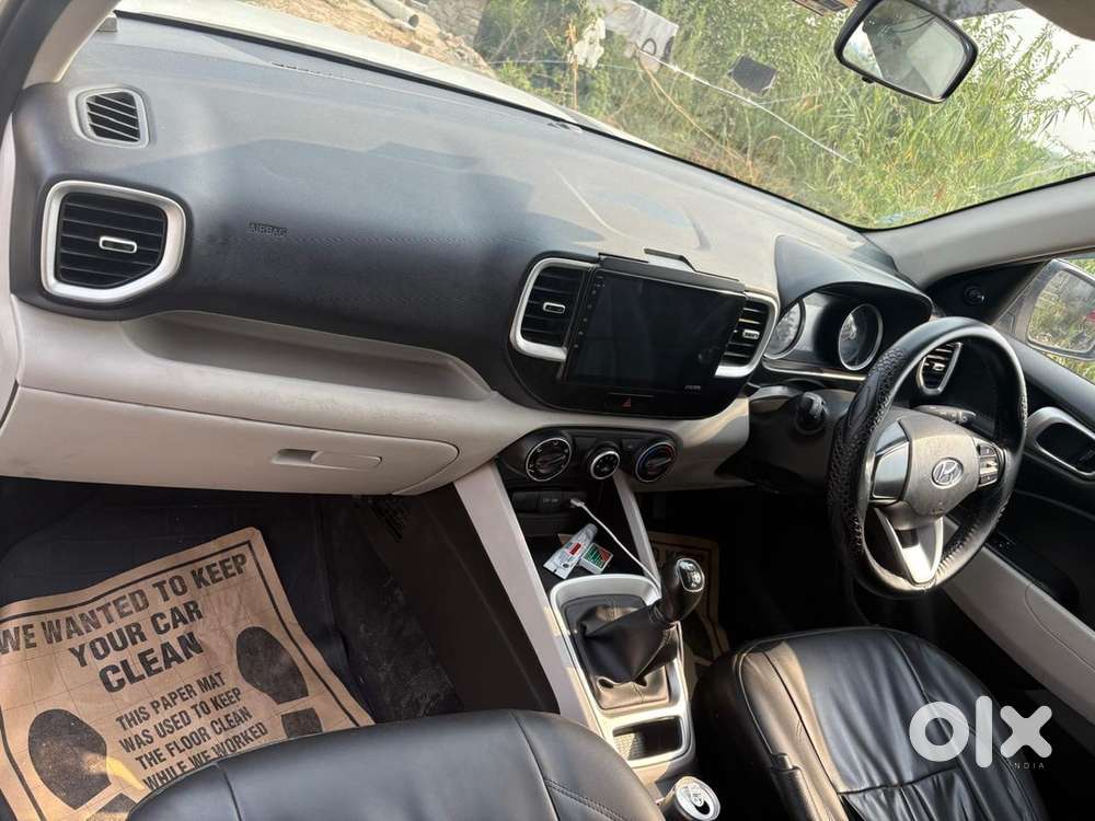 Hyundai Venue Petrol 2023