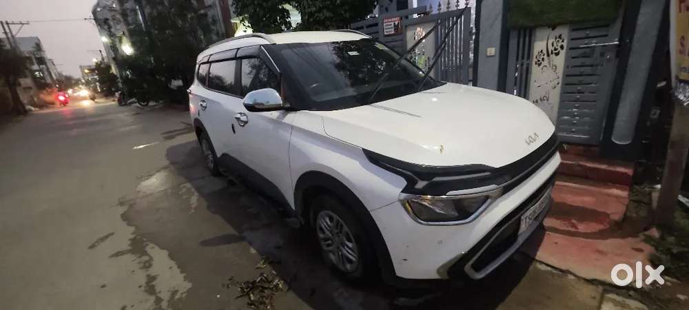 Kia Carens 2023 Petrol Good Condition