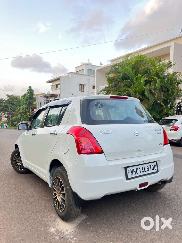 Maruti Suzuki Swift Lxi Bsiii, 2010, Petrol