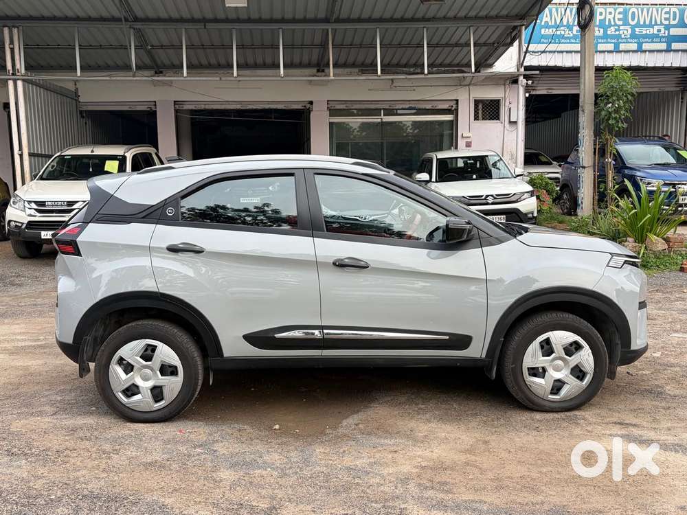 Tata Nexon Pure 1.2 S Revotron Petrol 6 Mt, 2024, Petrol