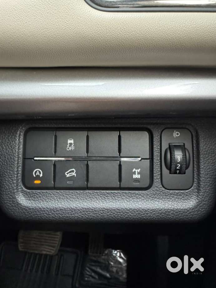 Mahindra Xuv700 2.2 Ax 7 Diesel At Luxury Pack Str Awd, 2025, Diesel