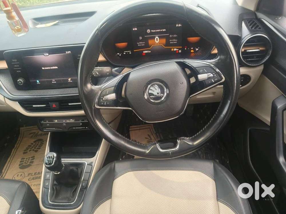 Skoda Slavia Style 1.0l Tsi Mt, 2022, Petrol
