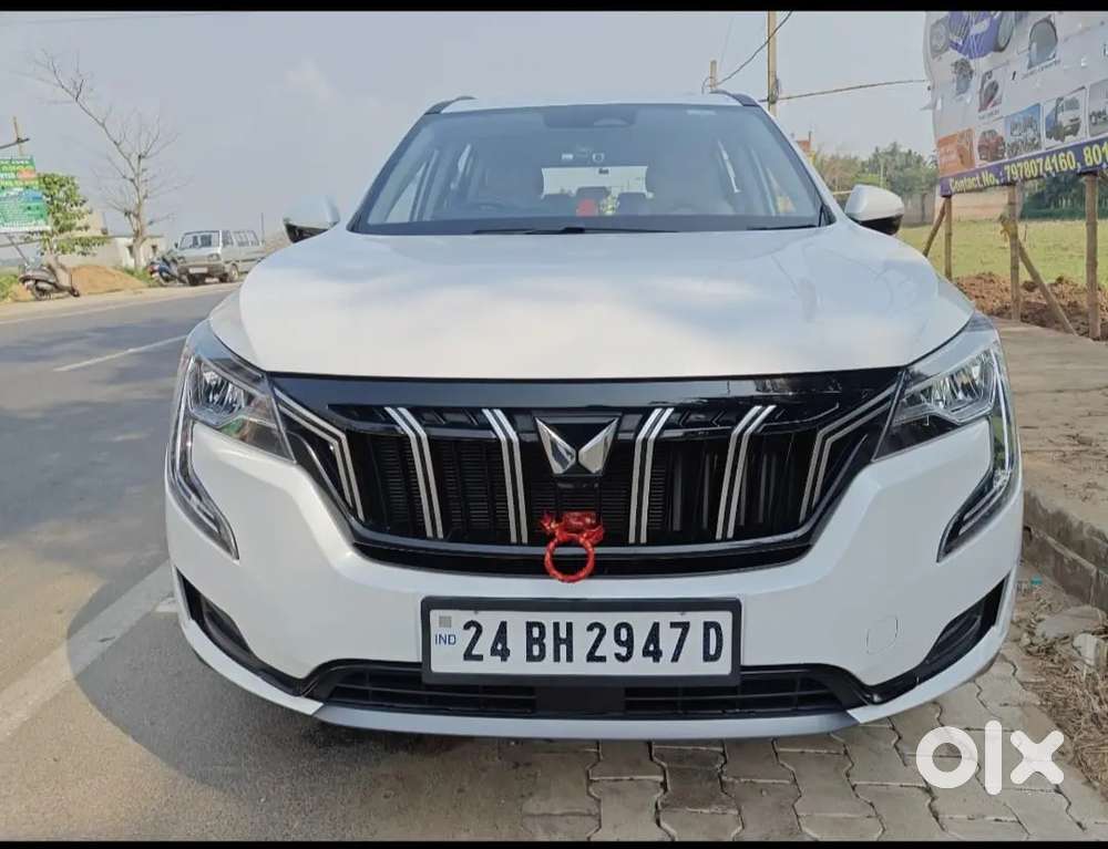 Mahindra Xuv700 2024 Petrol 14000 Km Driven
