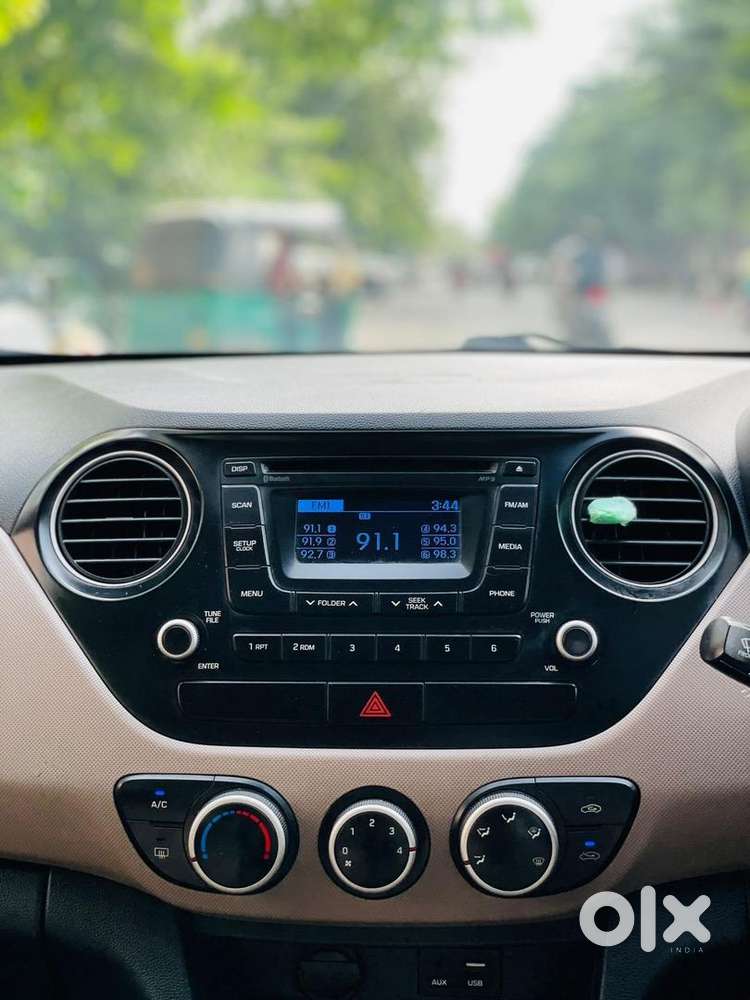 Hyundai Grand I10 2015 Diesel 80000 Km Driven