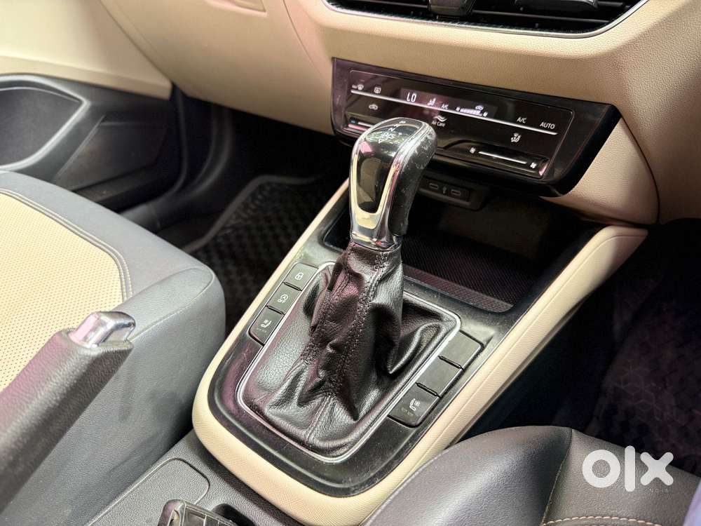 Skoda Slavia Style 1.0l Tsi At, 2023, Petrol