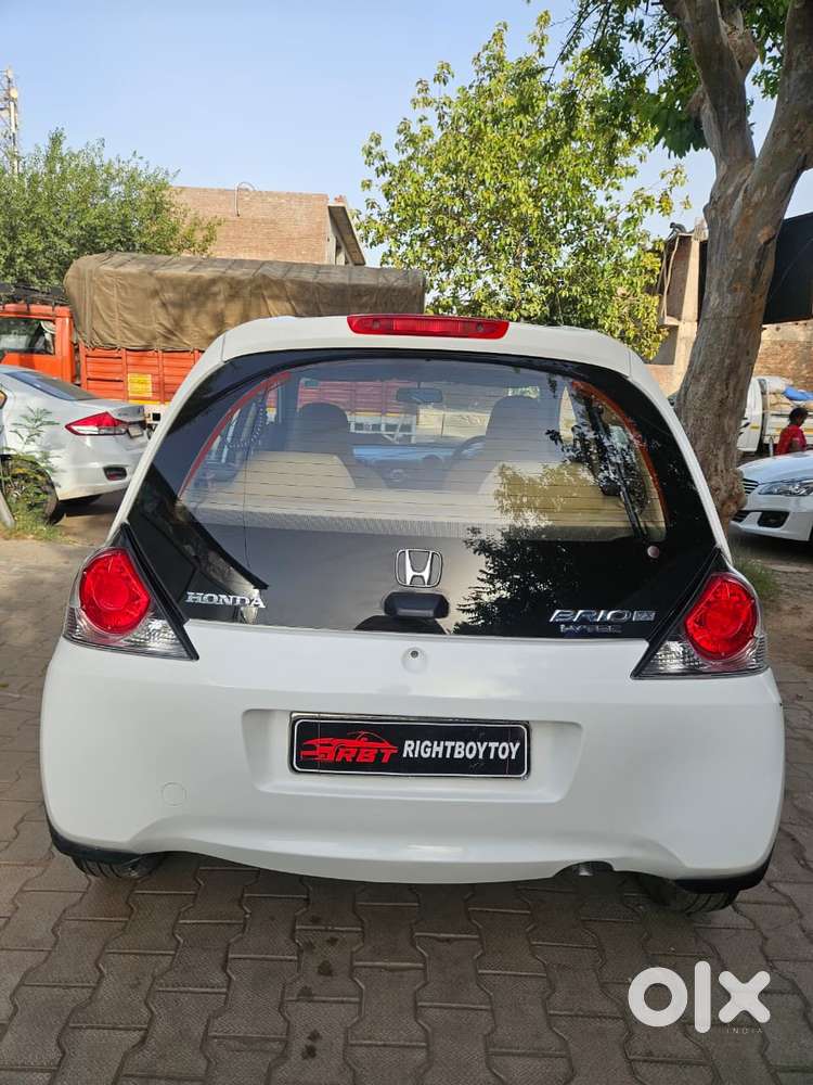 Honda Brio V Automatic, 2014, Petrol