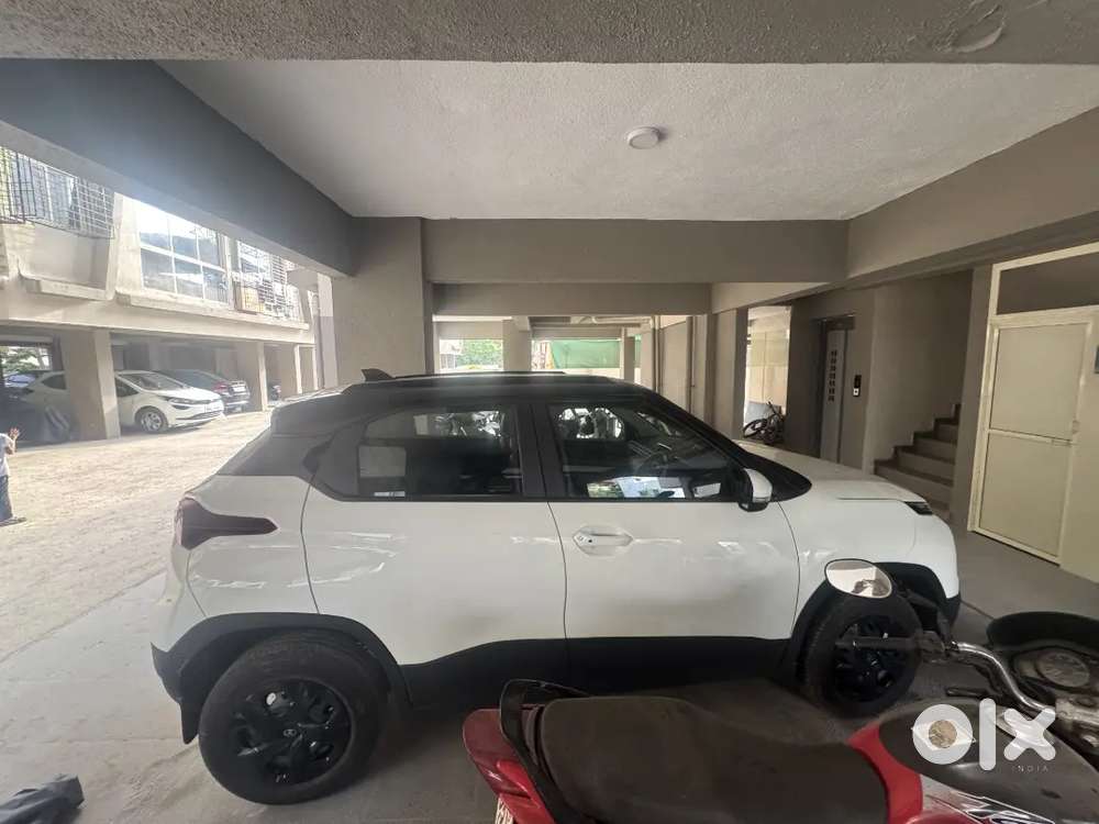 Tata Punch 2025 Petrol Sunroof