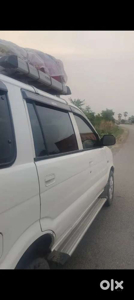 Chevrolet Tavera Neo 2015