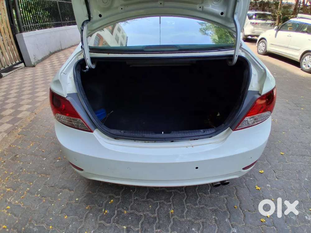 Verna Fluidic 1.6 Sx Deisel Crdi Button Start