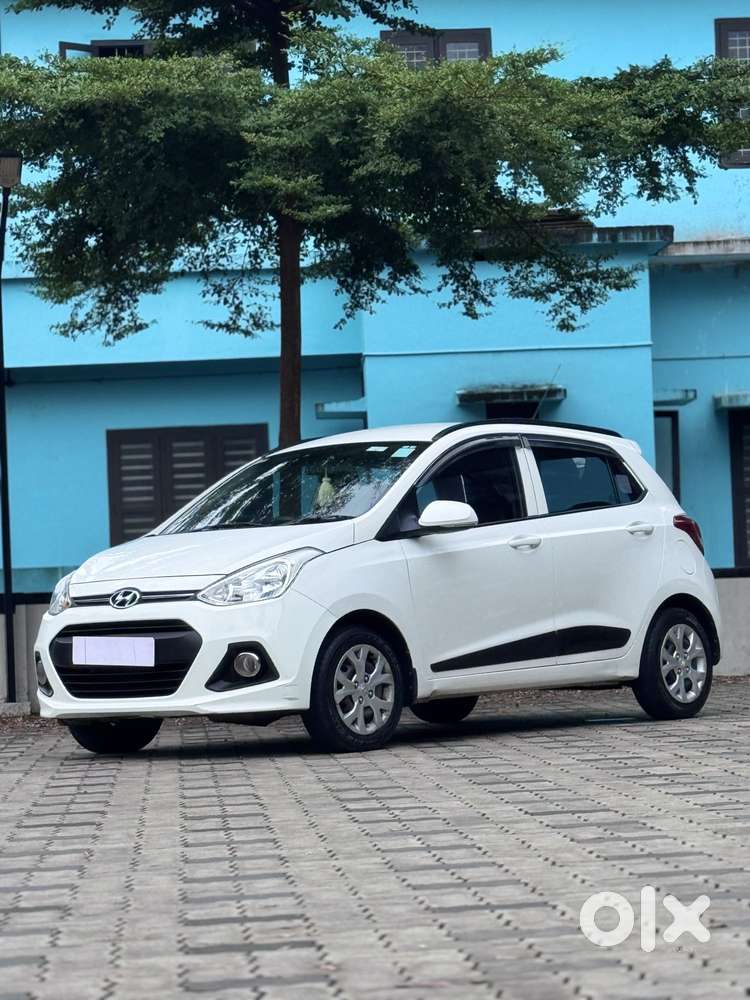 Hyundai Grand I10 Sportz, 2016, Petrol