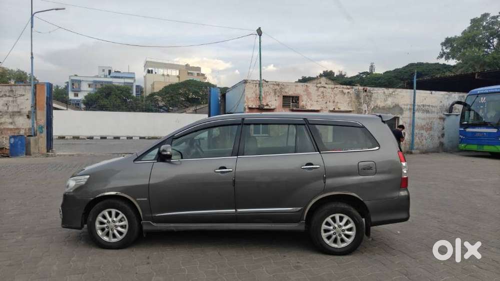 Toyota Innova 2.5 Vx 8 Str Bs-iii, 2014, Diesel