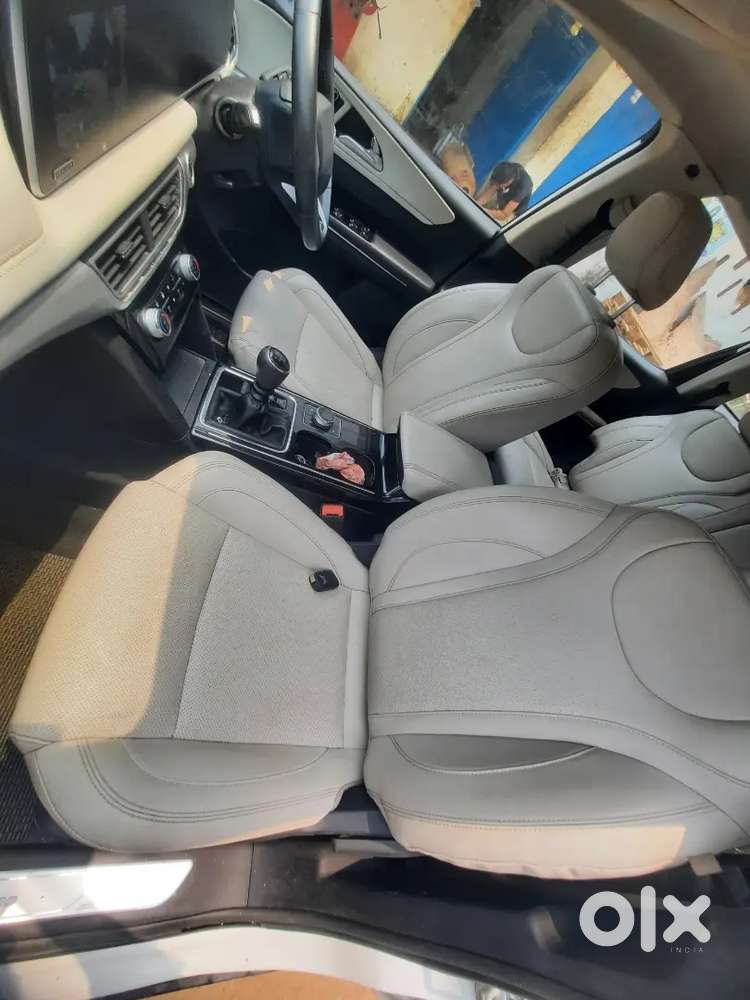 Xuv 700 Ax7l 7 Seats Diesel