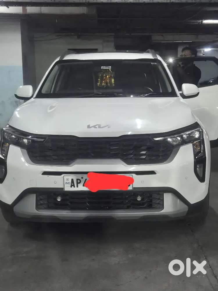 Showroom Track