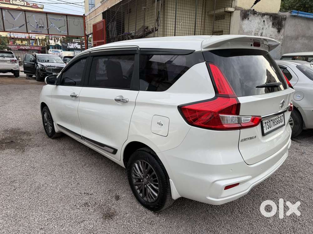 Maruti Suzuki Ertiga Zxi Plus Shvs, 2022, Petrol