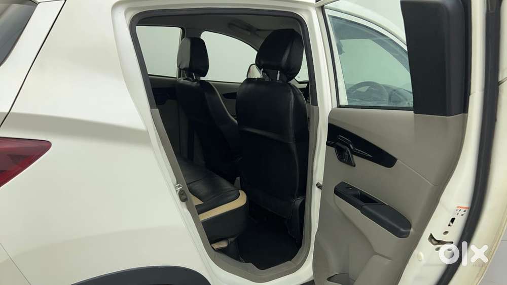 Mahindra Kuv 100 Mfalcon G80 K4 5str, 2016, Petrol