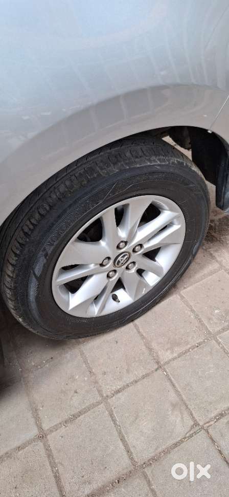 Toyota Innova Crysta 2.7 Gx At 8s, 2017, Diesel