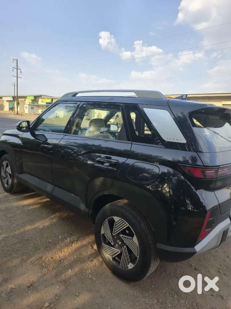 Hyundai Venue Hx7 Black Colour (diesel Manual Top Variant)