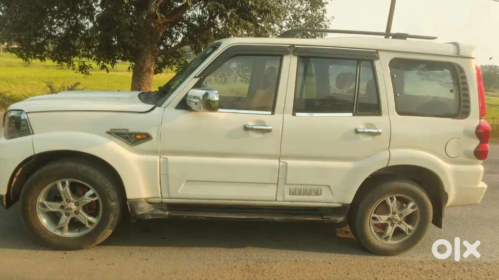 Mahindra Scorpio S6 Plus 2016