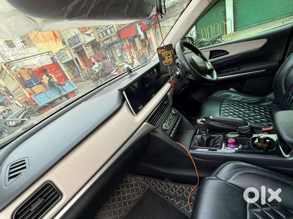 Mahindra Xuv700  Well Maintained  Less Driven  Single Owner