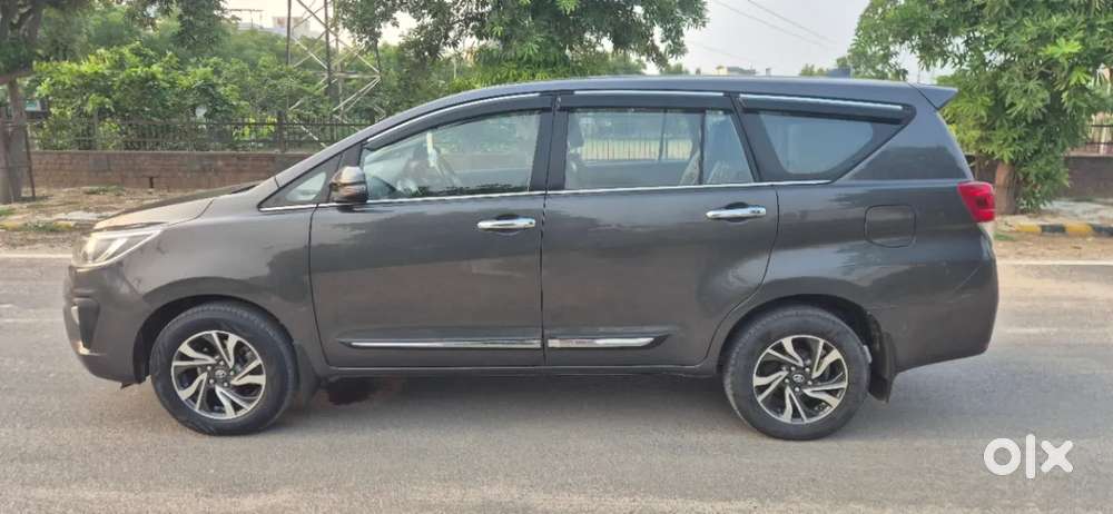 Toyota Innova Crysta 2.4 G Mt 7 Str, 2022, Diesel