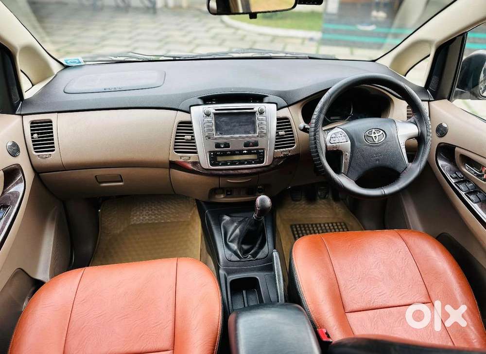 Toyota Innova 2016