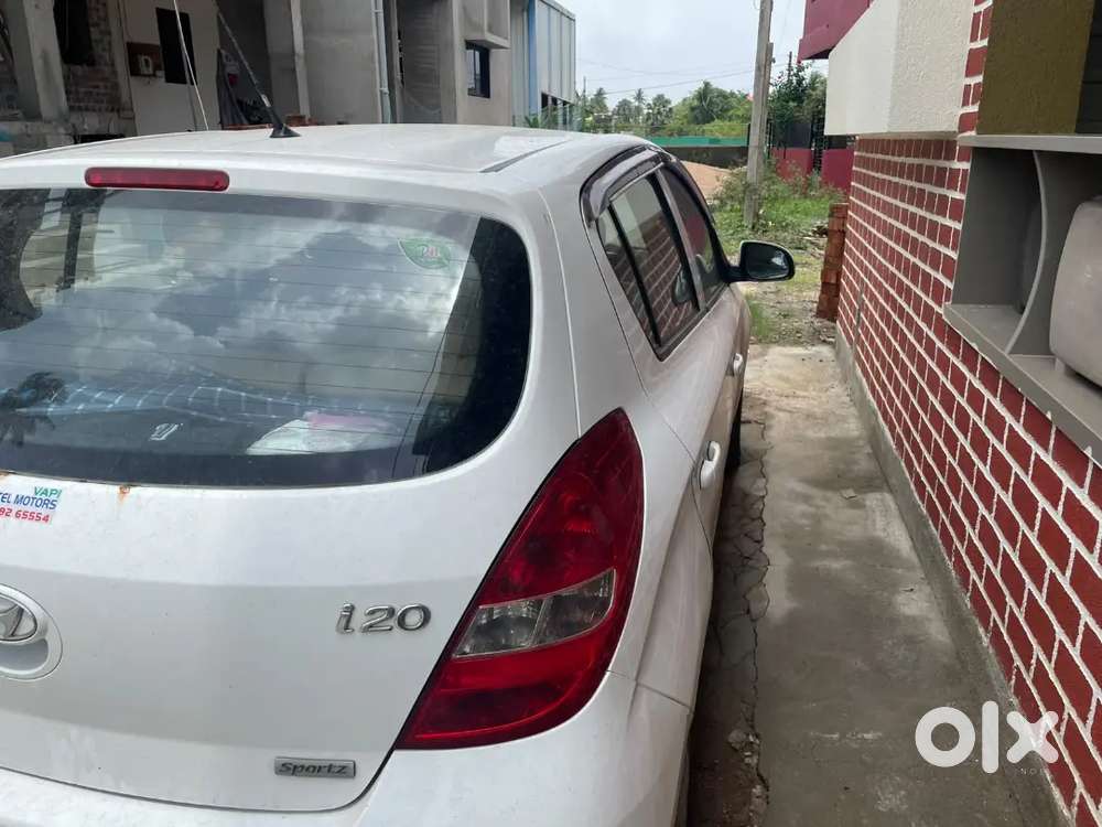 Hyundai I20 2011 Cng & Petrol  59800 Km Driven
