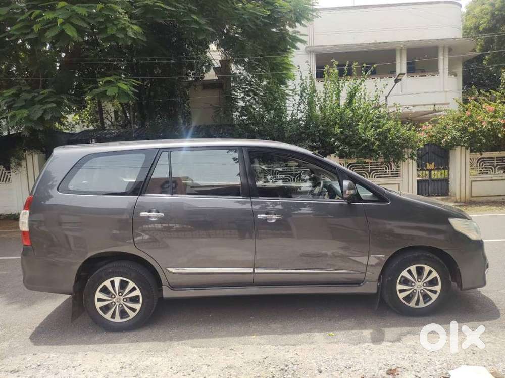Toyota Innova 2.5 V 8 Str, 2015, Diesel