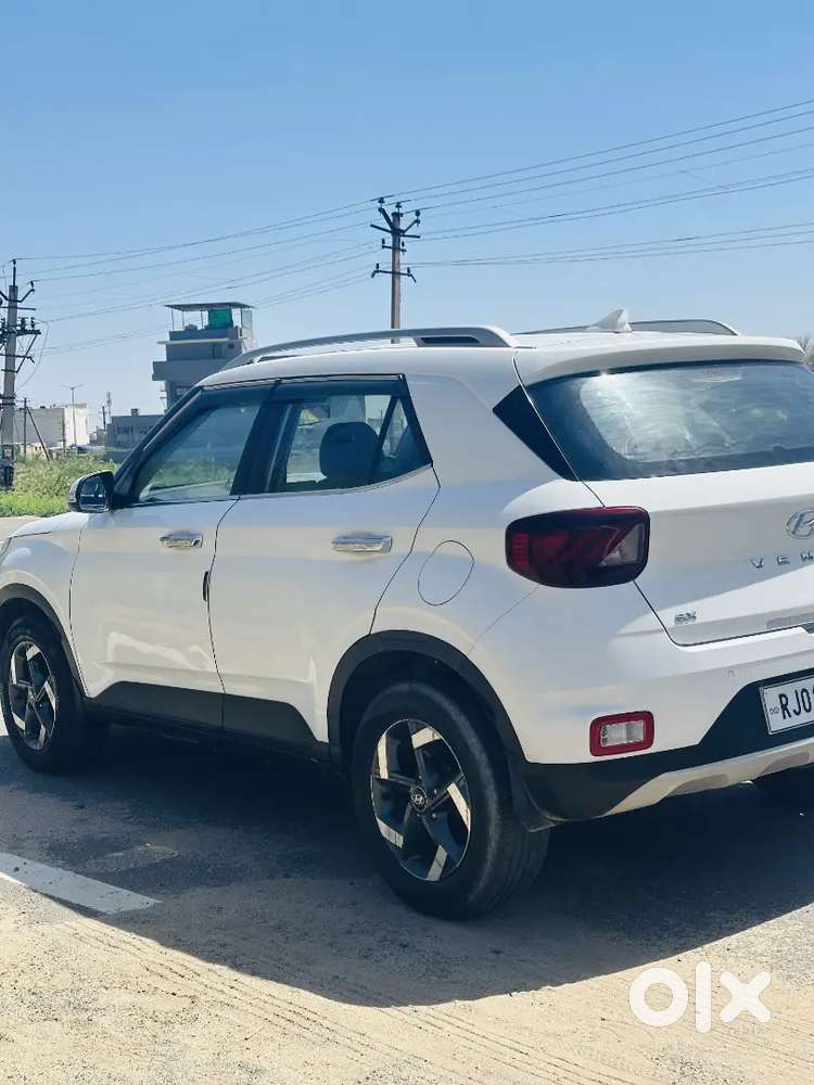 Hyundai Venue 2020 Diesel Well Maintained